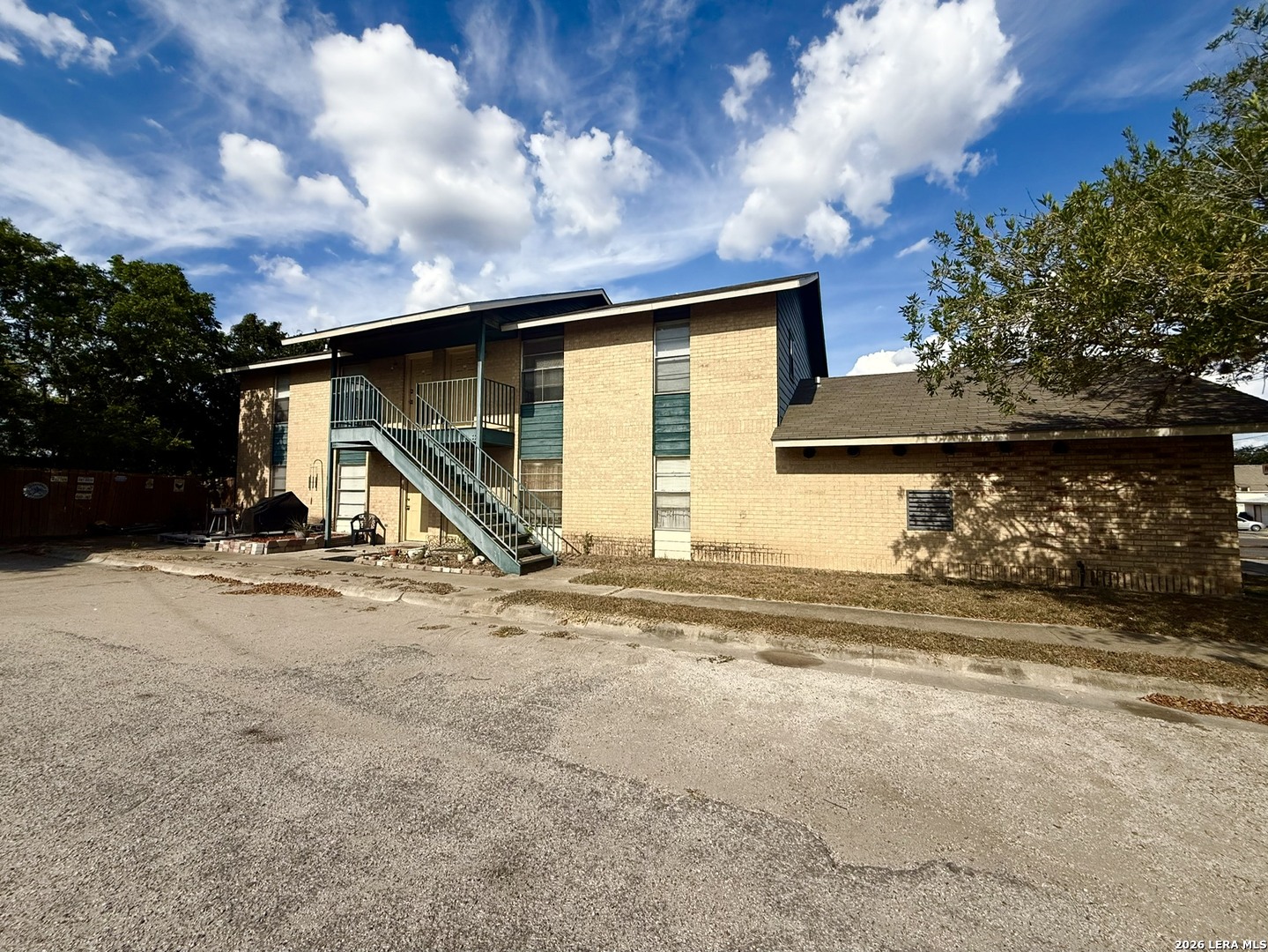 main property photo 14
