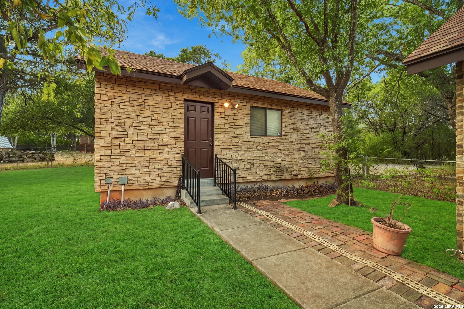 main property photo 50