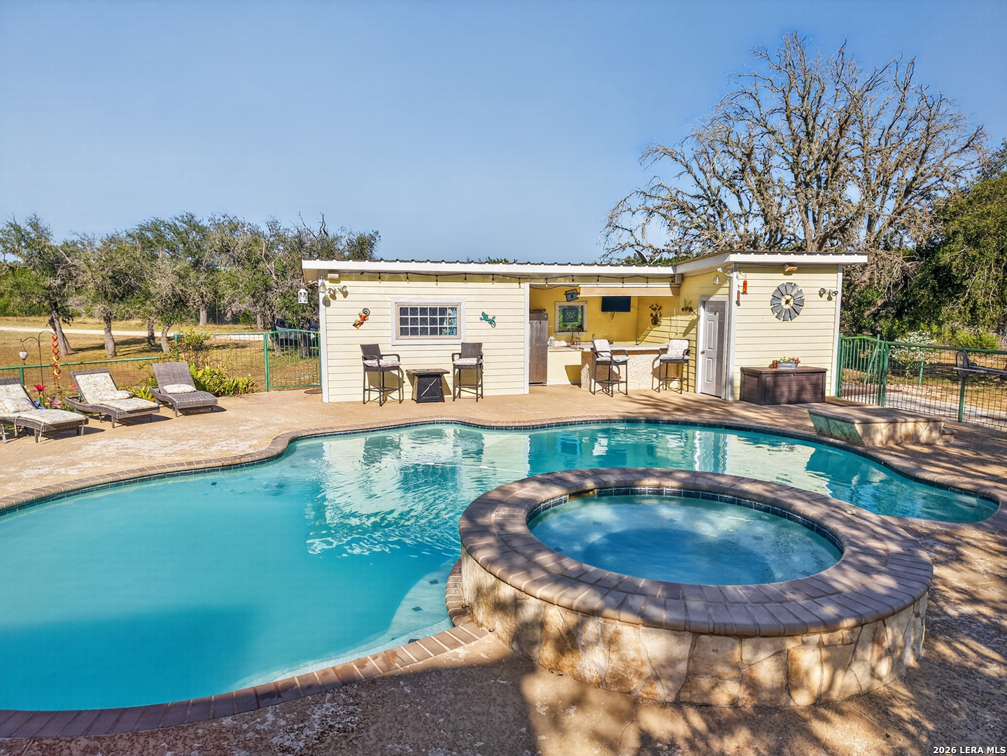 main property photo 41
