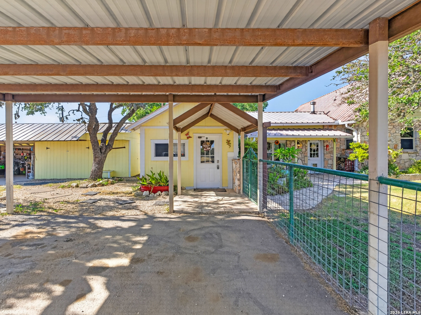 main property photo 6