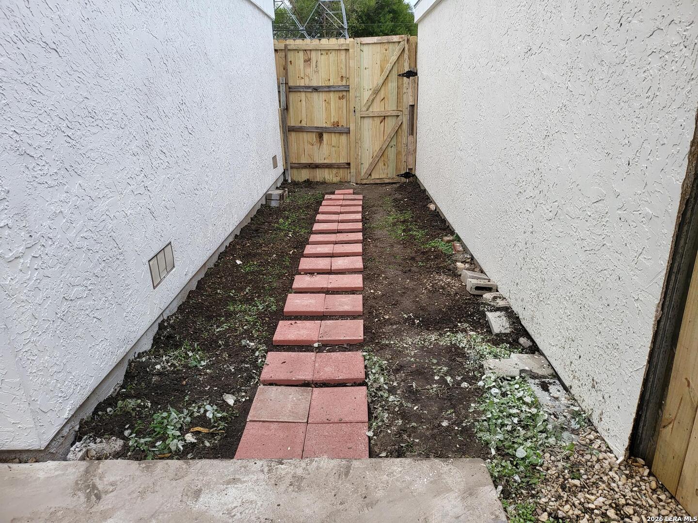 main property photo 41
