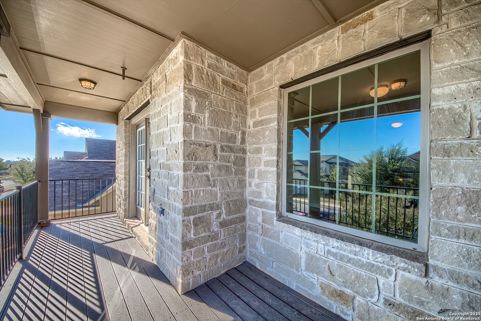 main property photo 17