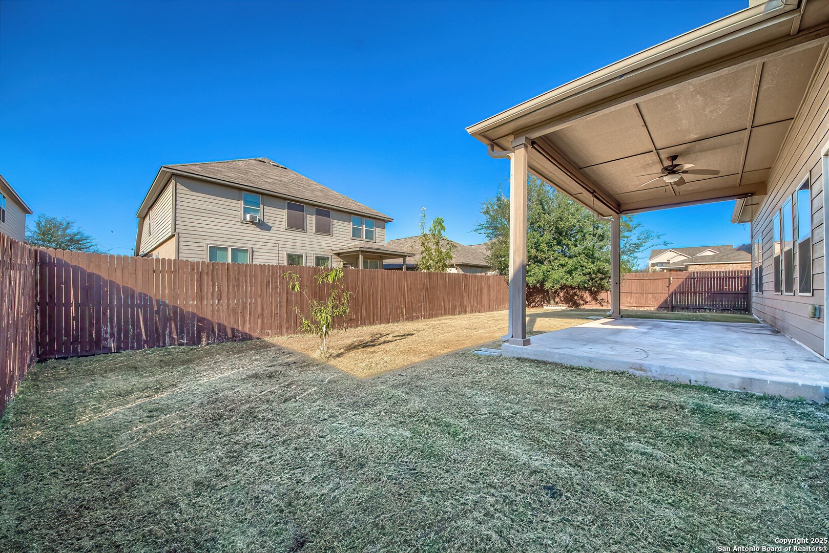 main property photo 28