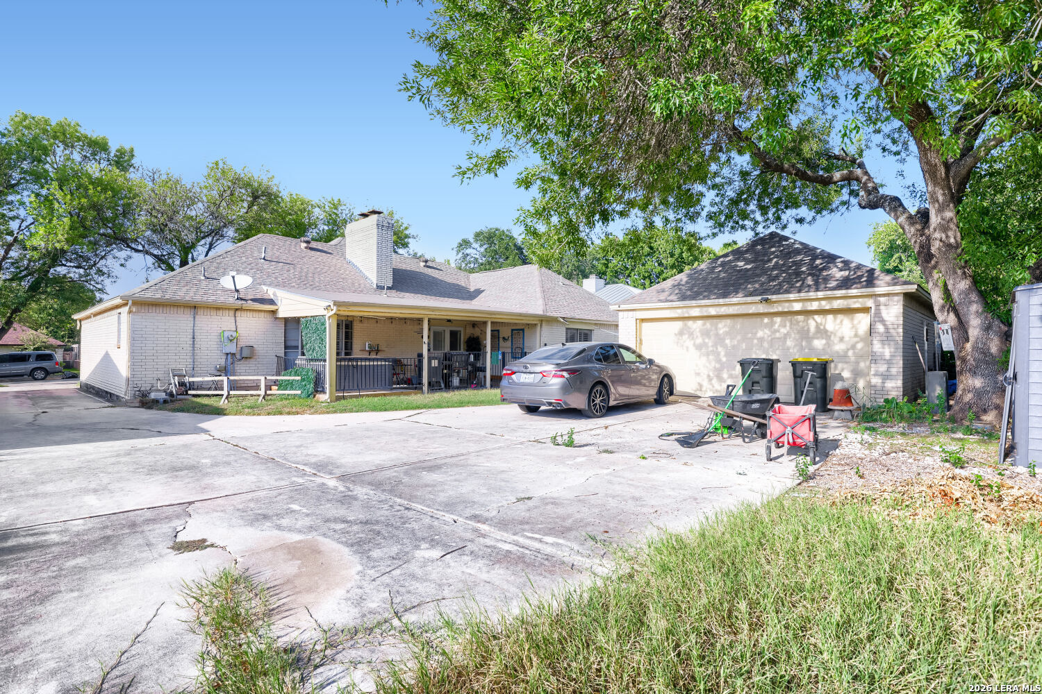 main property photo 30