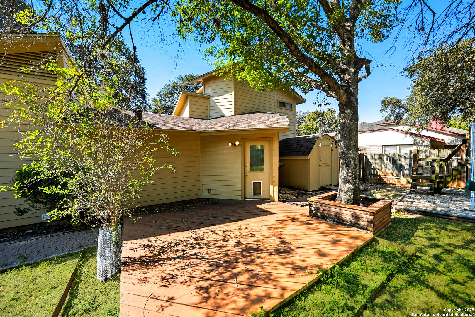 main property photo 37