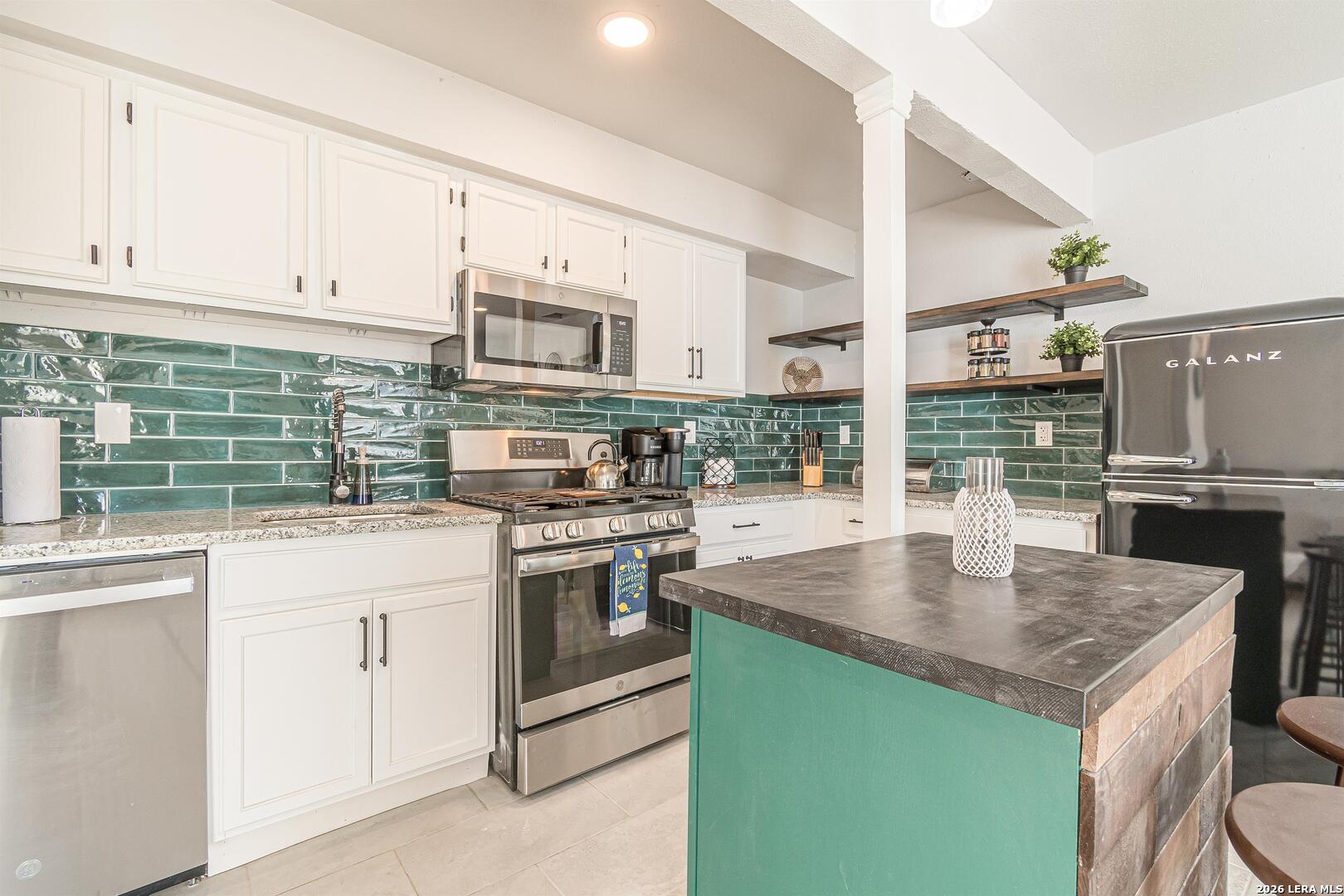 main property photo 16