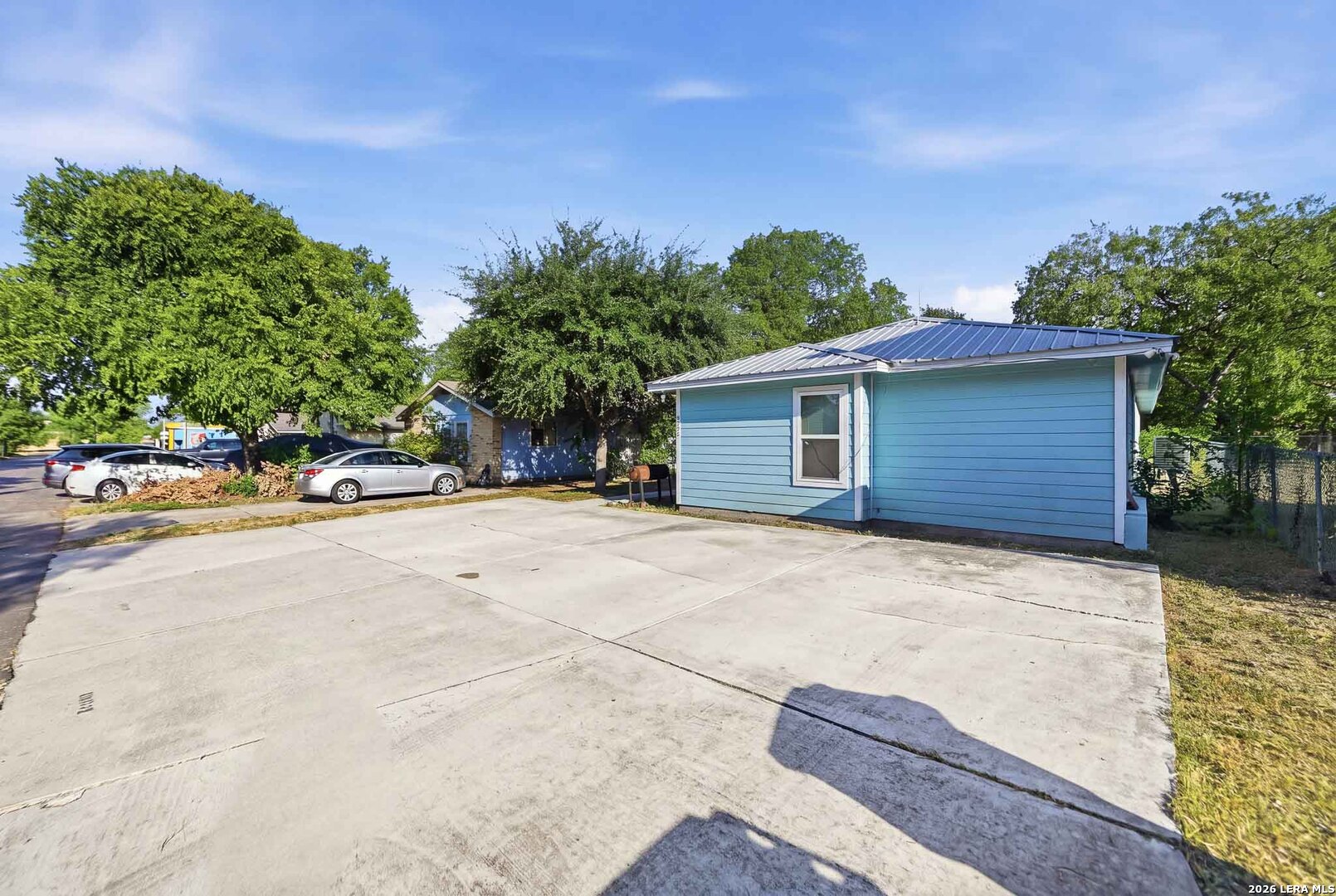 main property photo 11