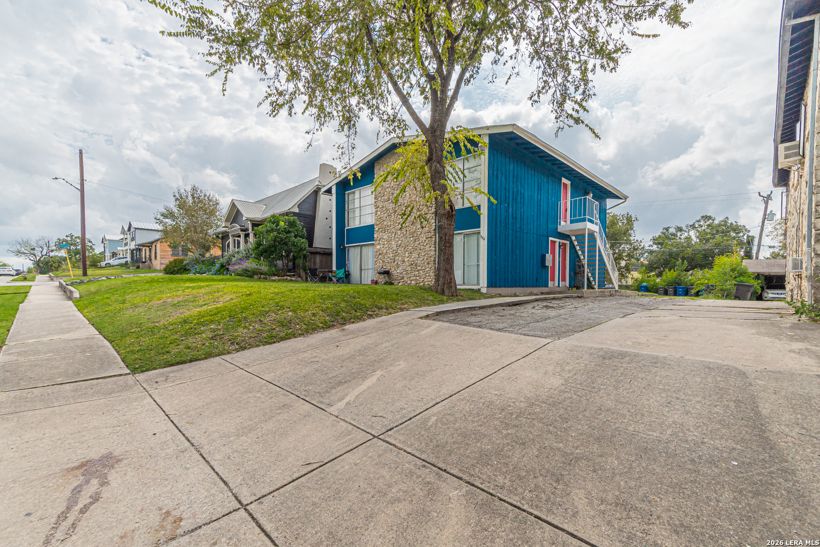 main property photo 18