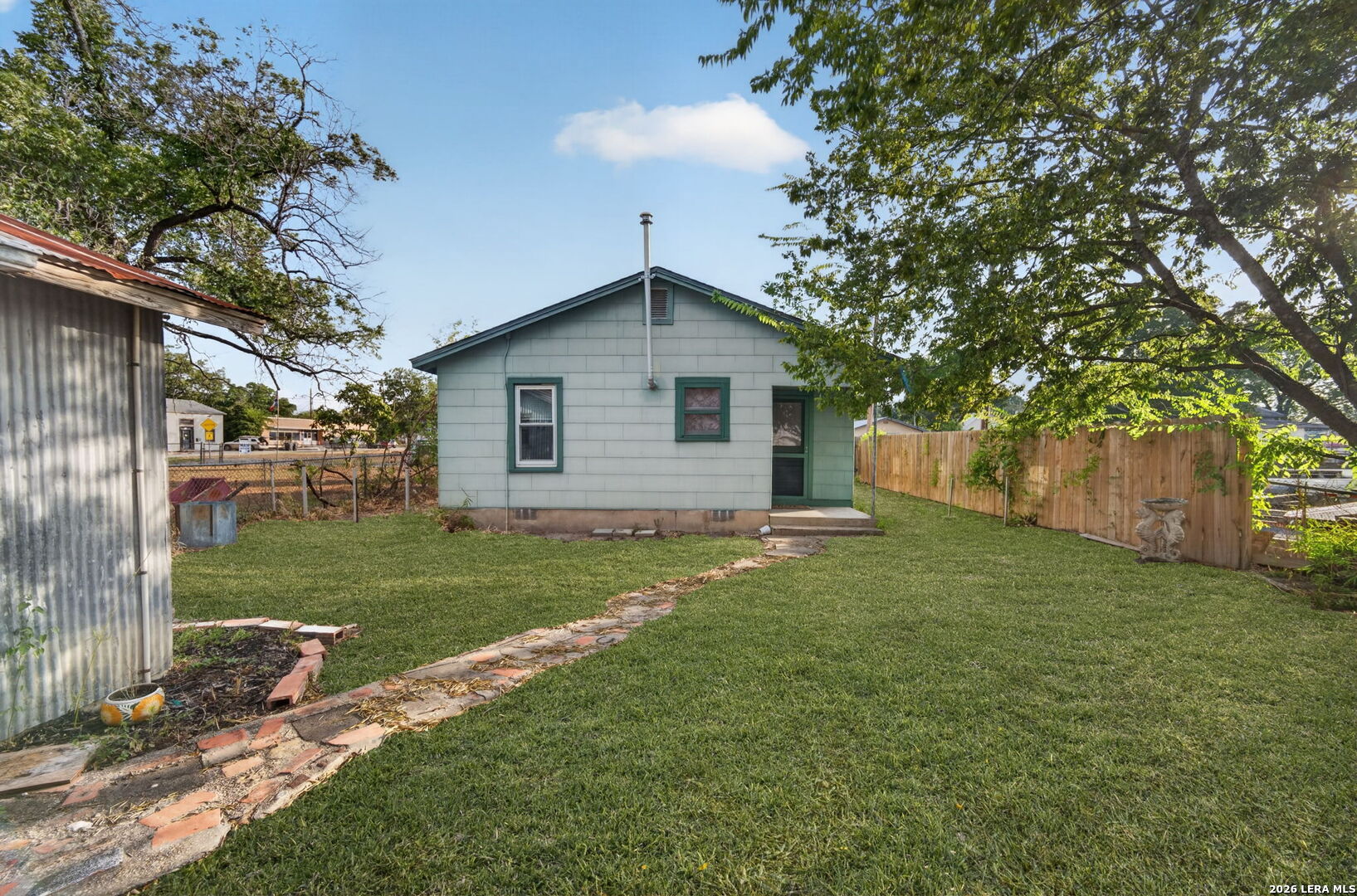 main property photo 17