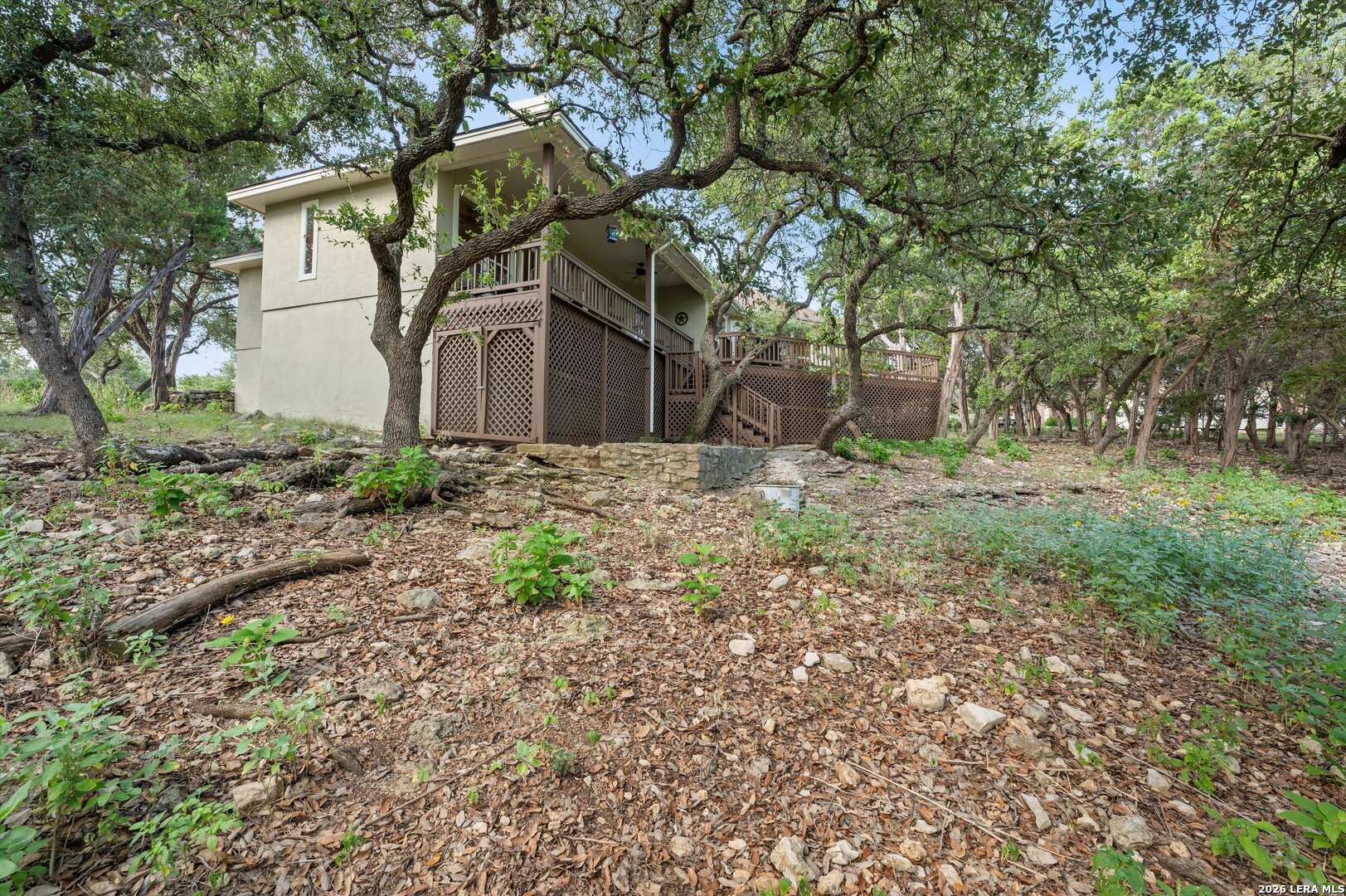 main property photo 28