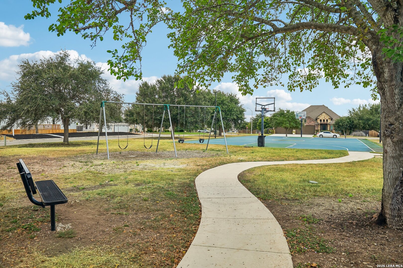 main property photo 11