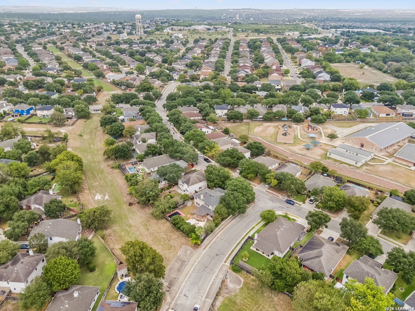 main property photo 40