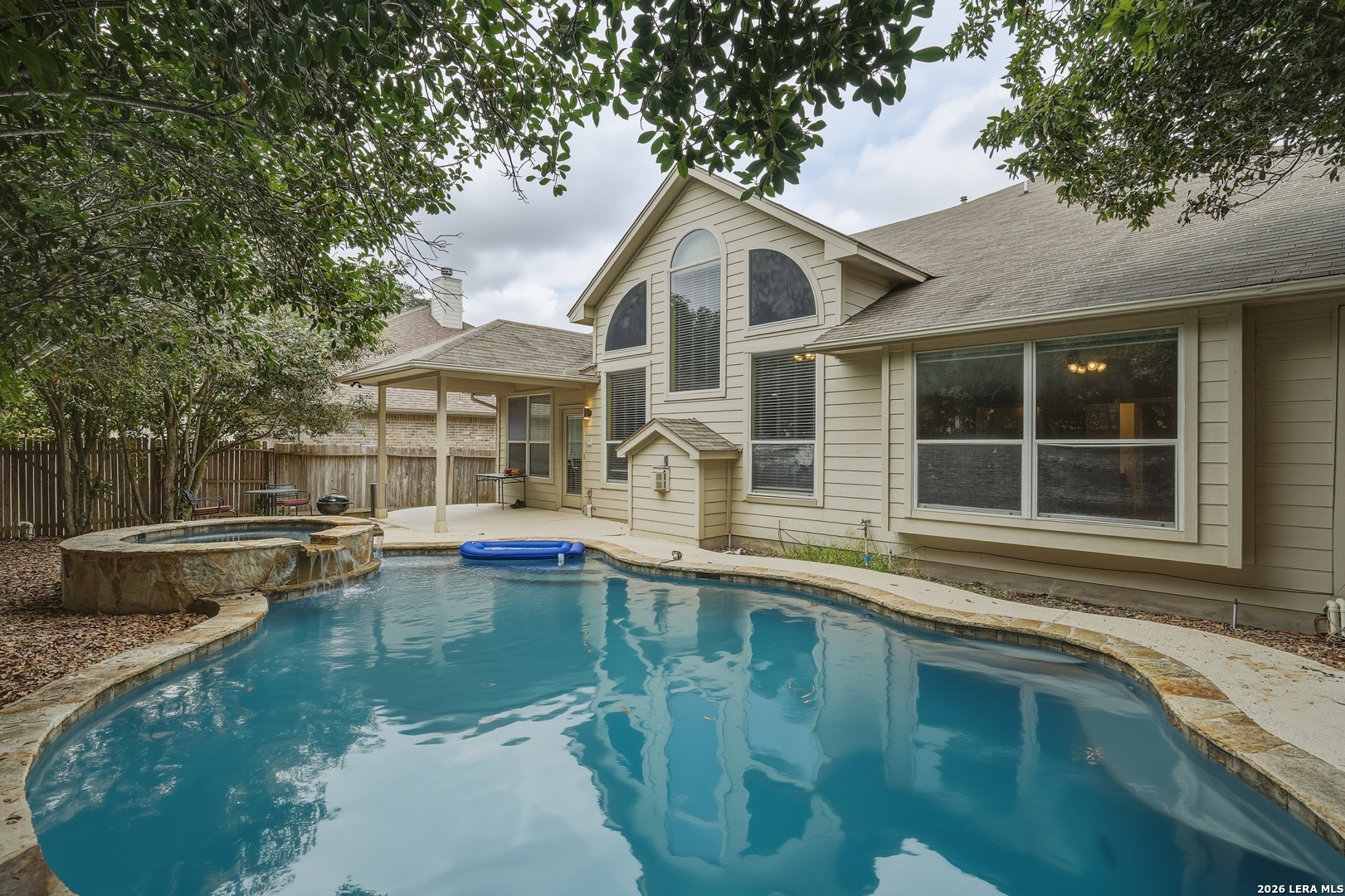 main property photo 15