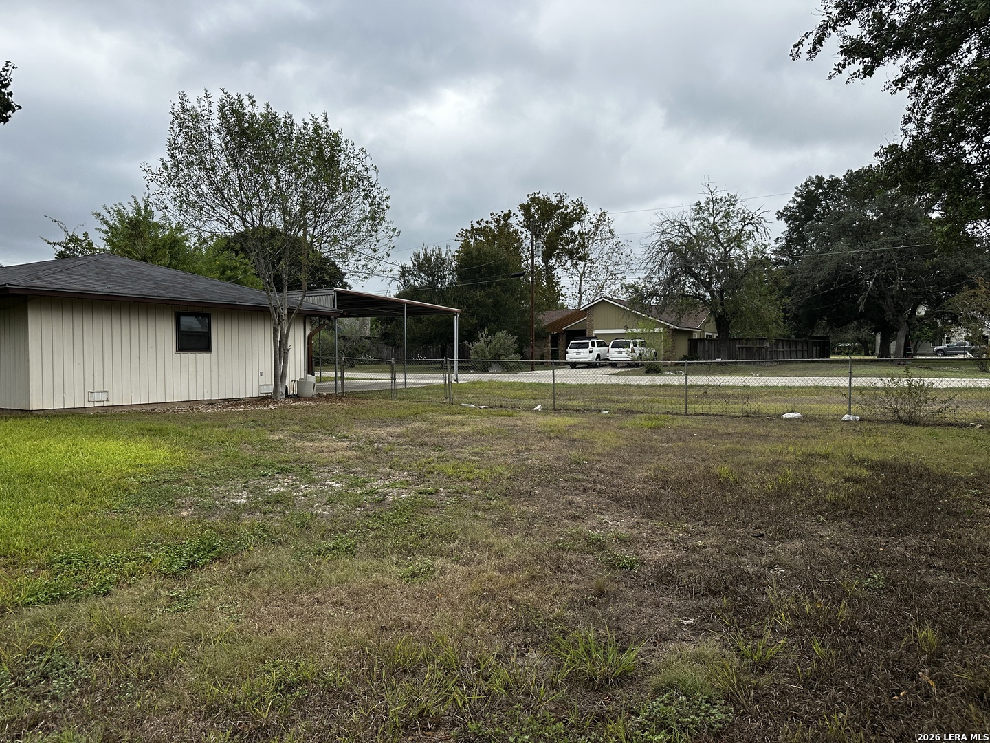 main property photo 40