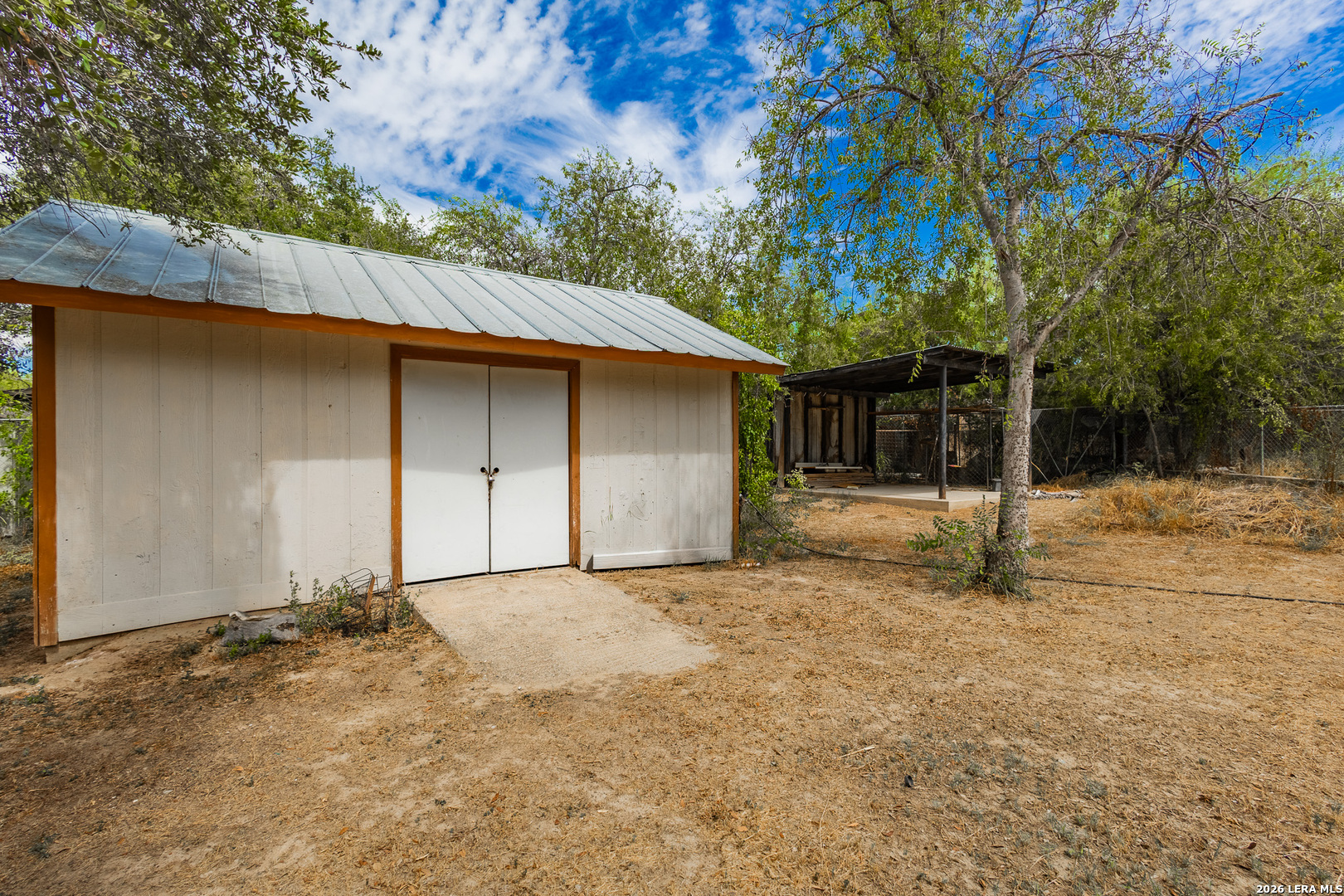 main property photo 41