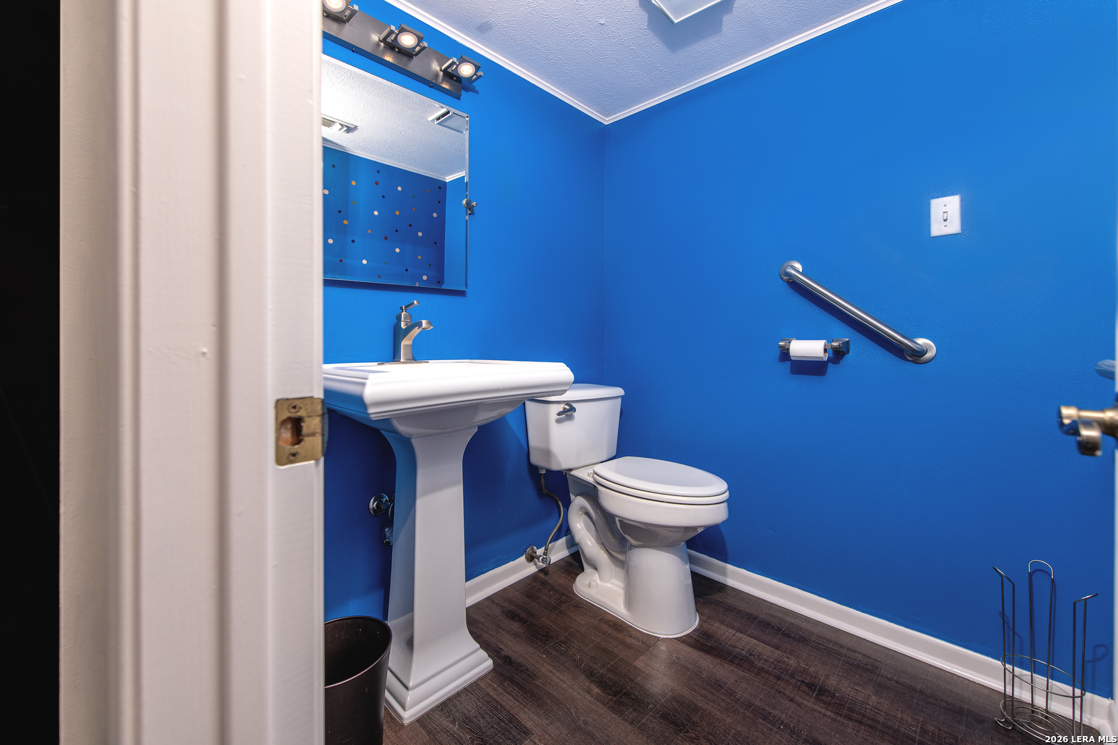 main property photo 10