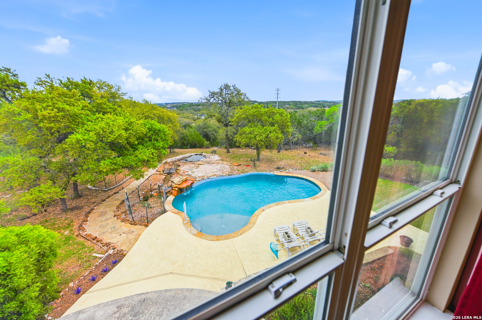 main property photo 40