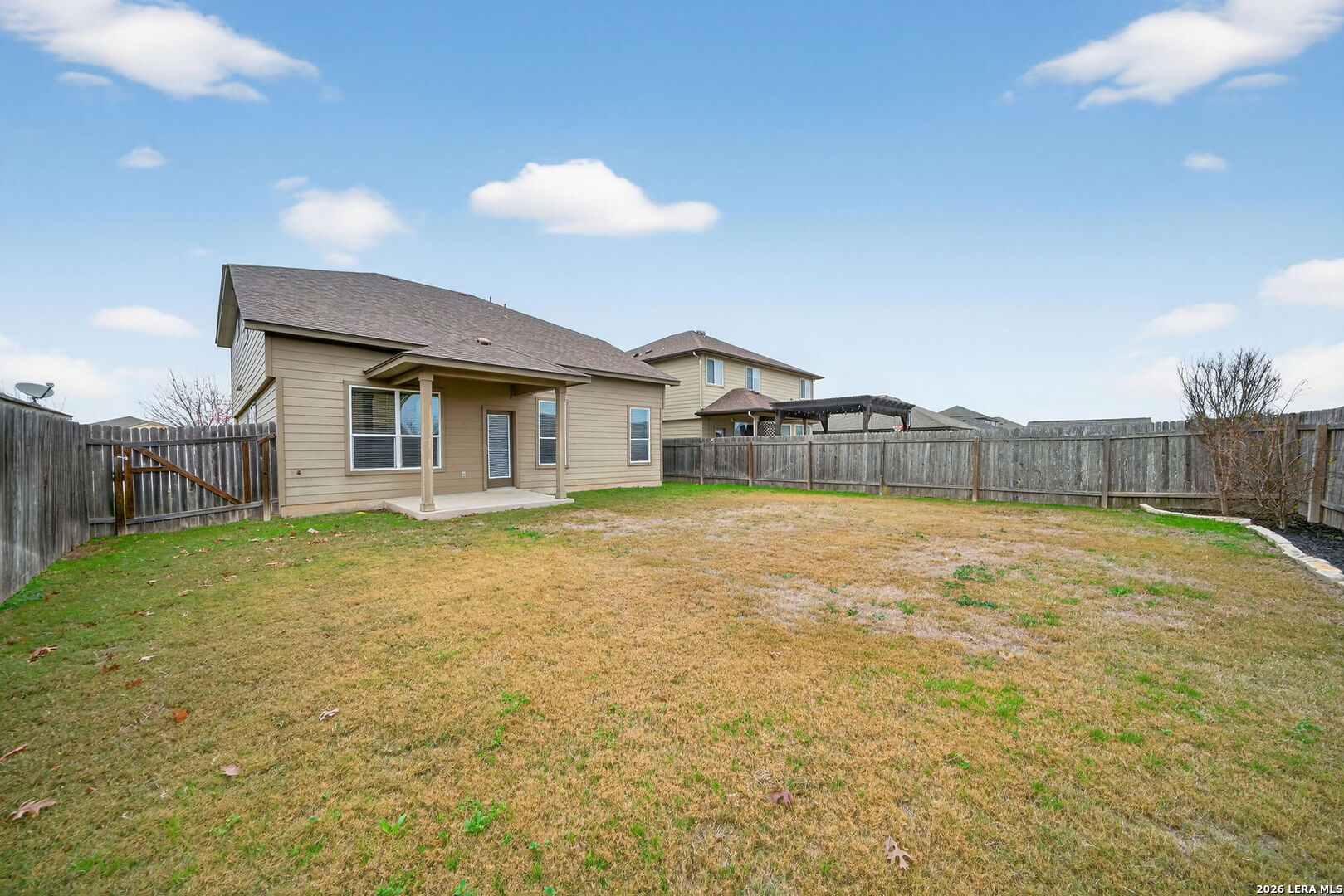 main property photo 30