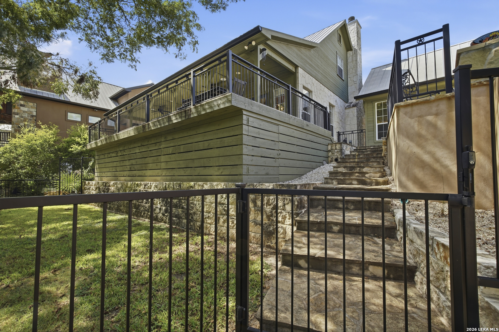 main property photo 33