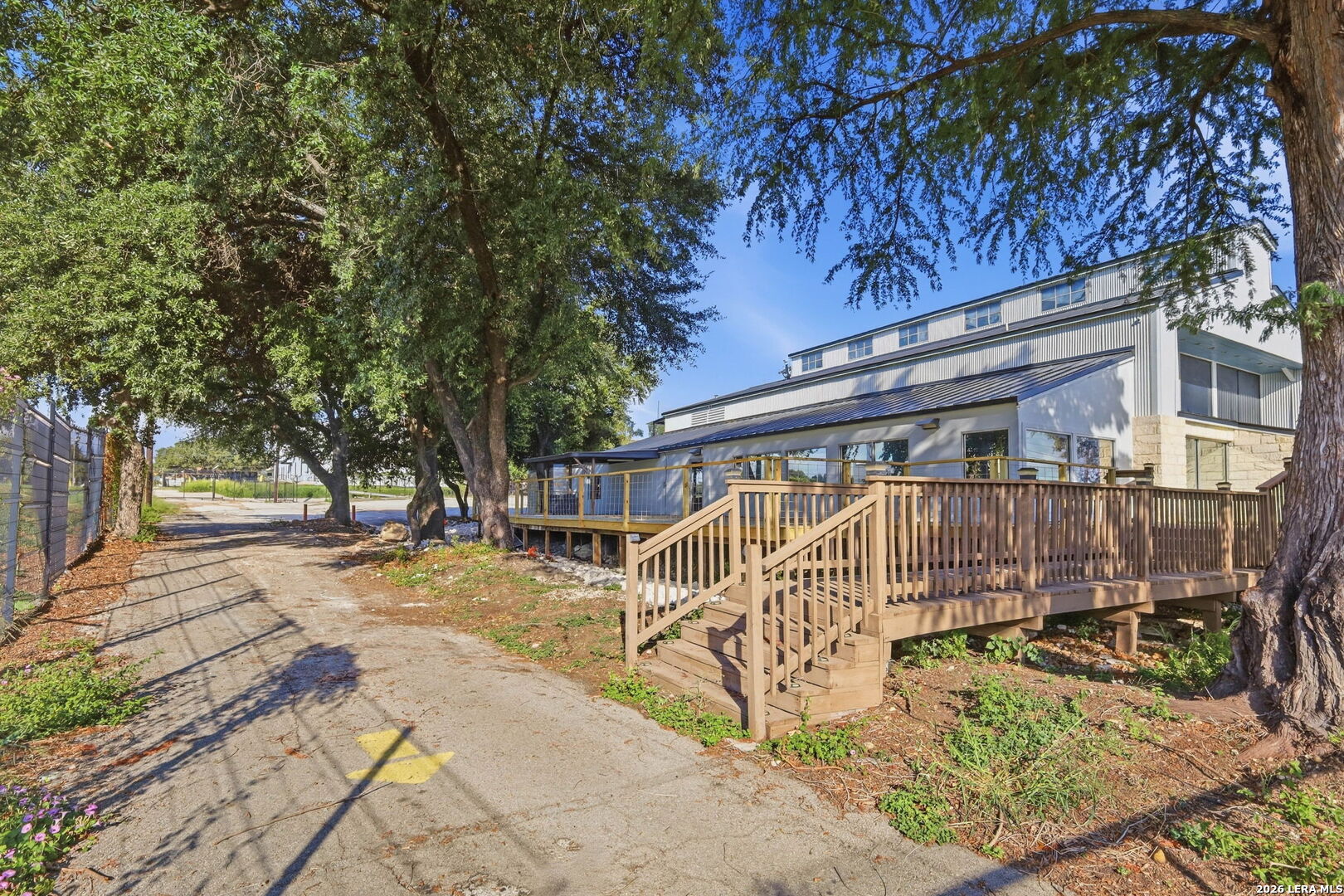main property photo 31