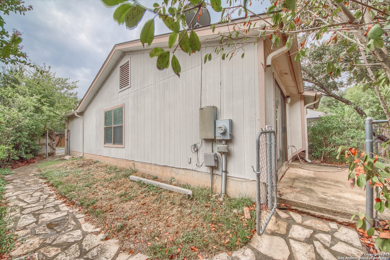 main property photo 25