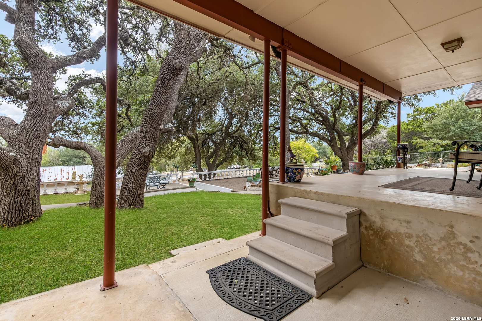 main property photo 28