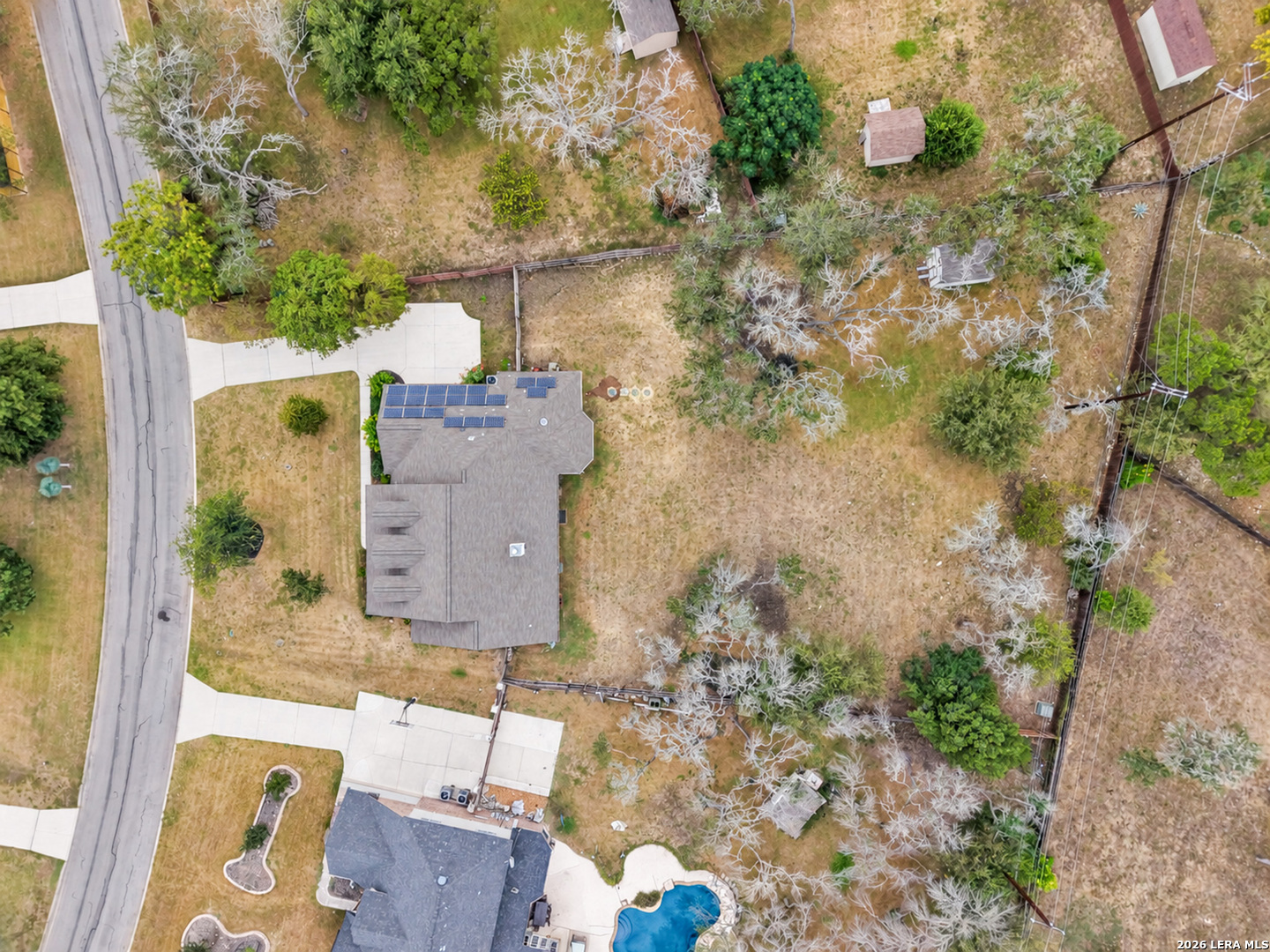 main property photo 40