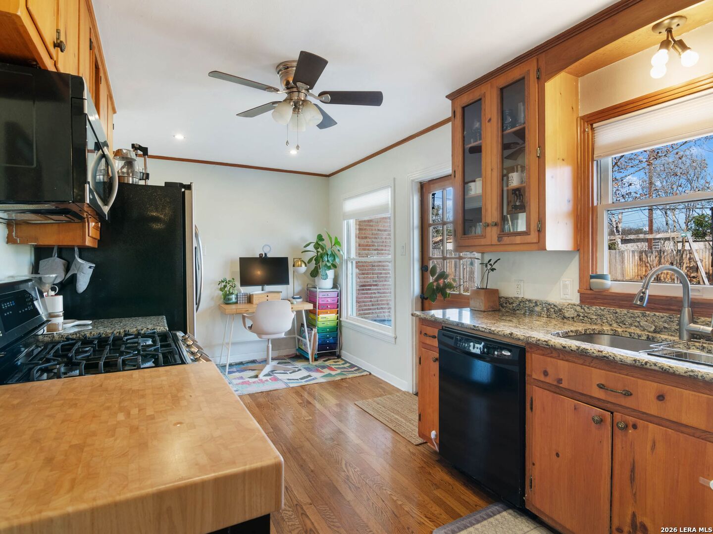 main property photo 12