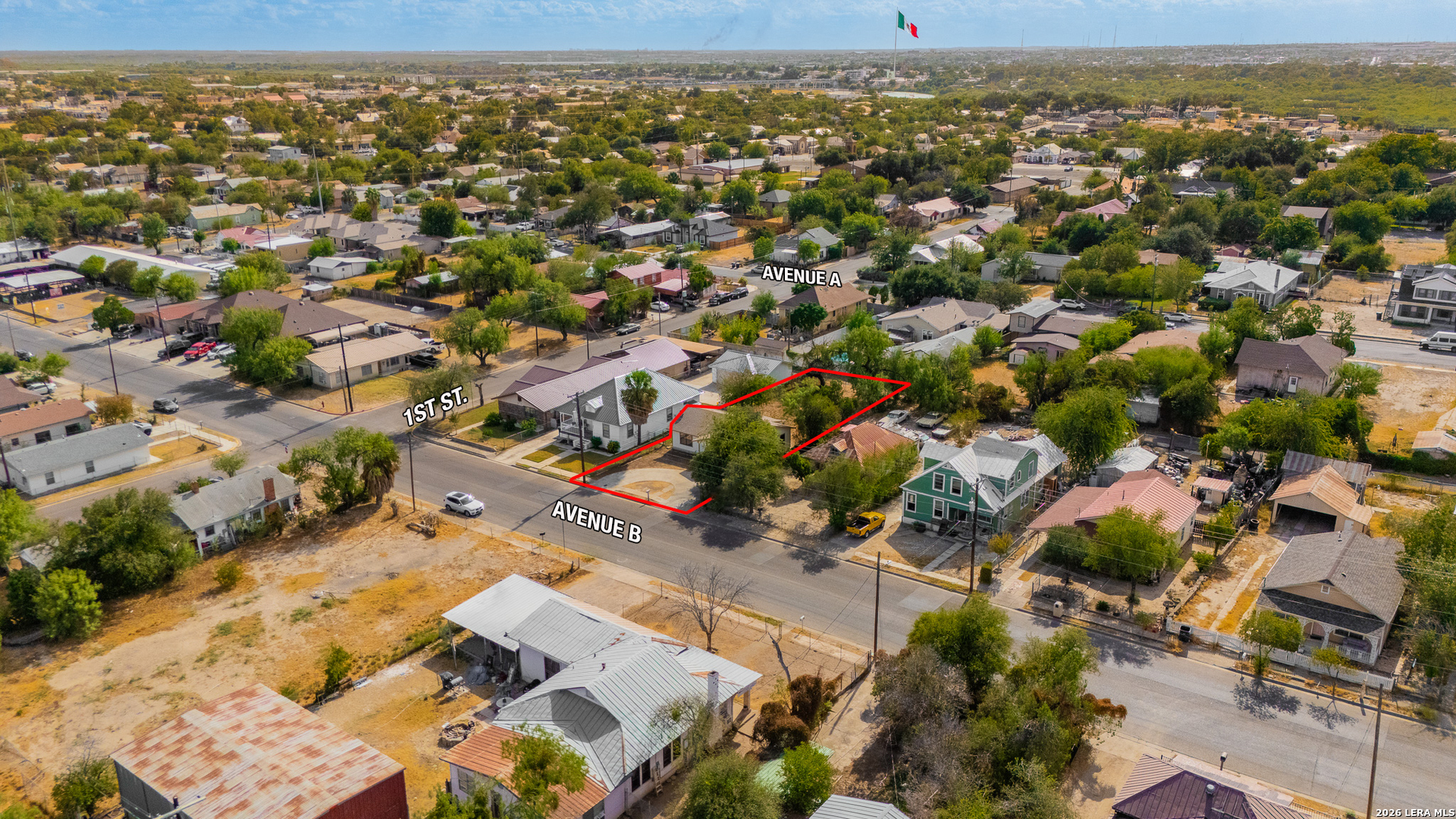 main property photo 23