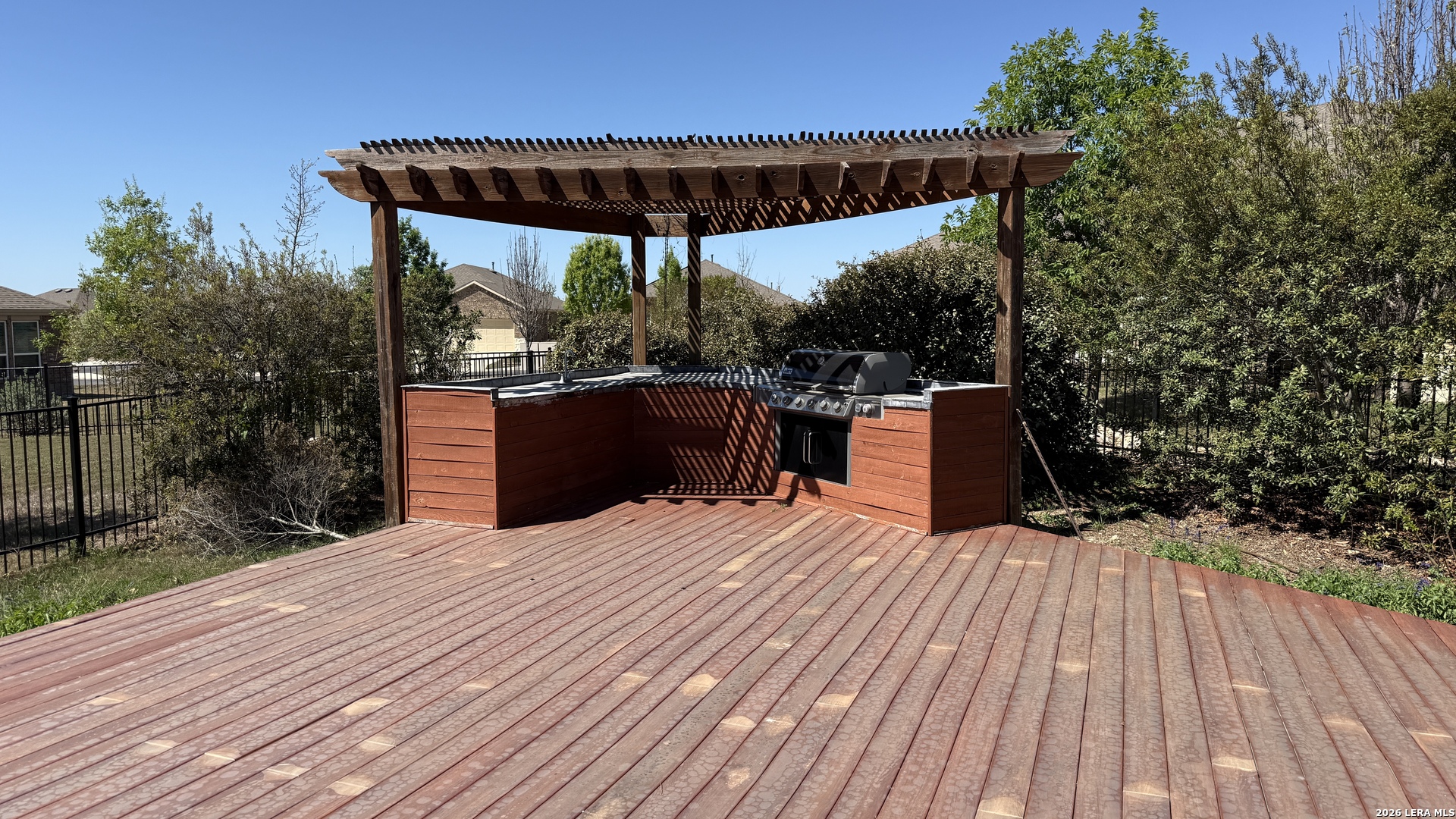 main property photo 41