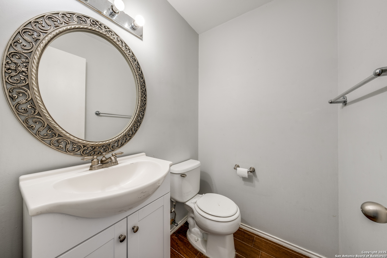 main property photo 14
