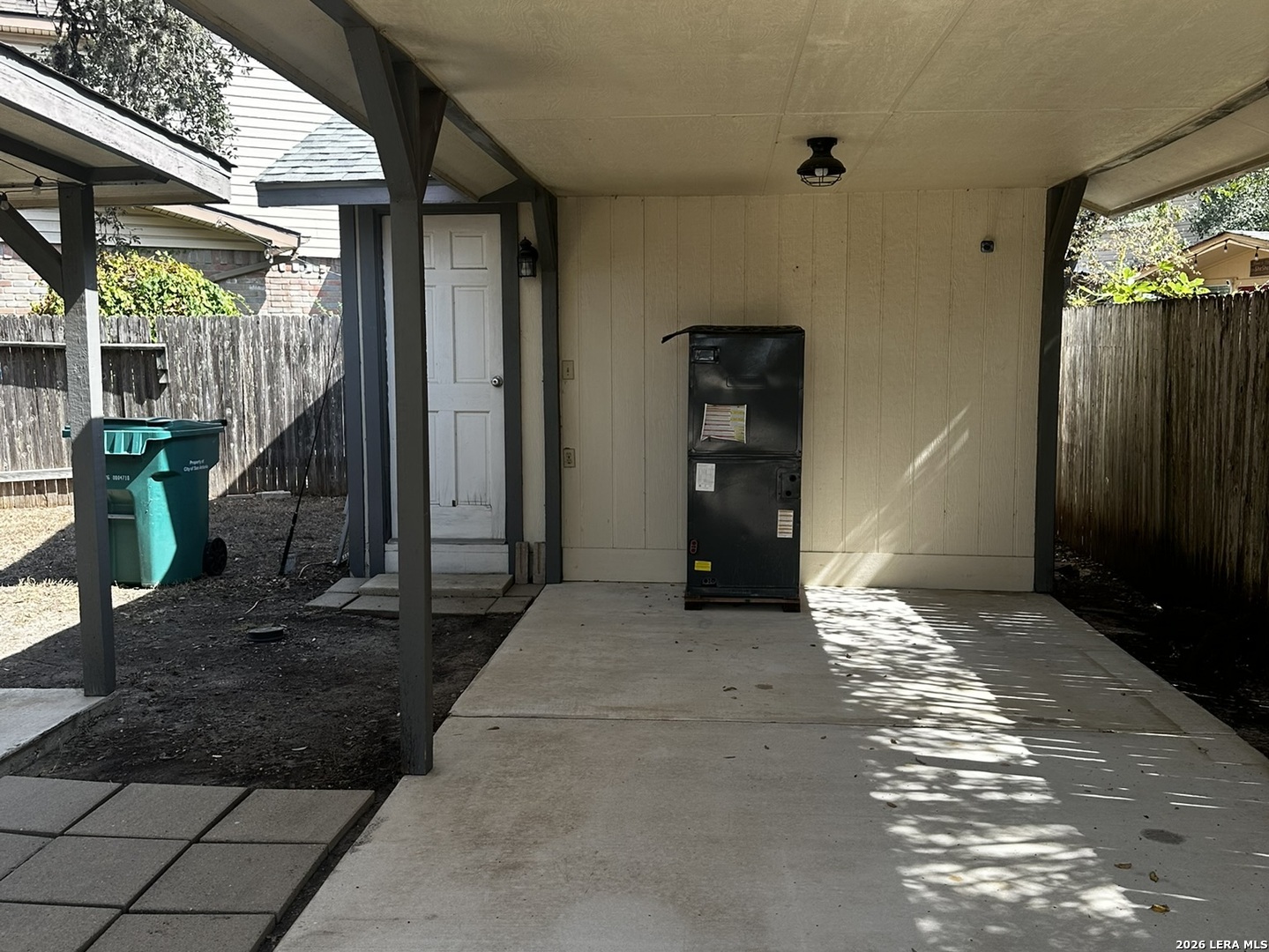 main property photo 13