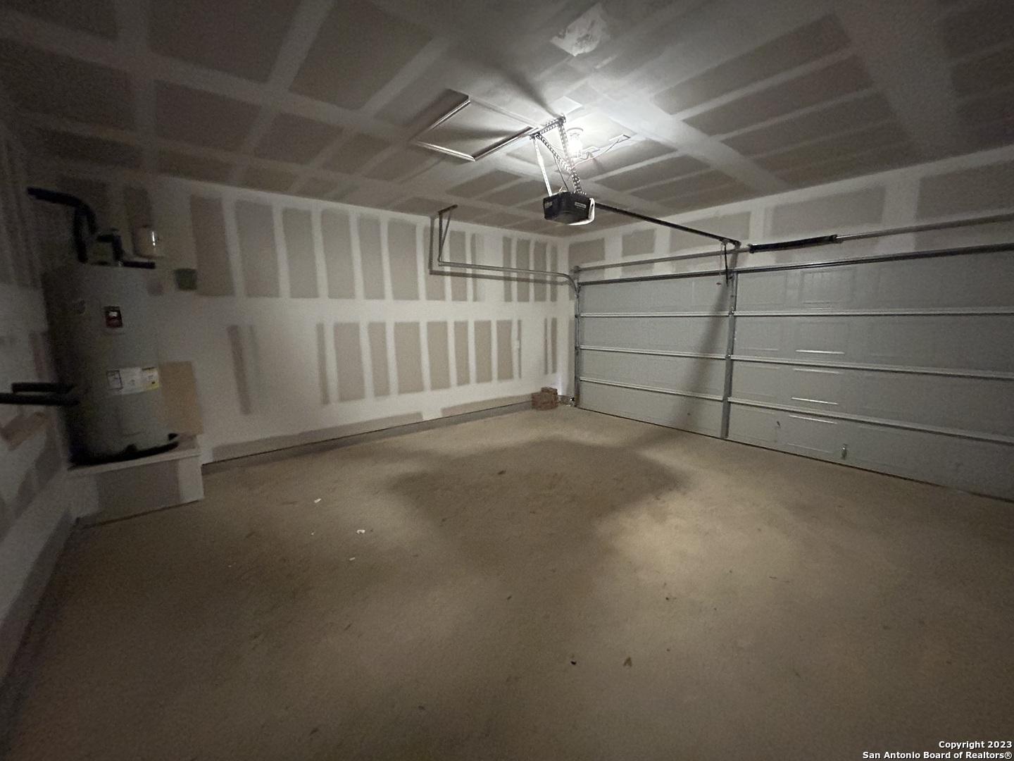 main property photo 18