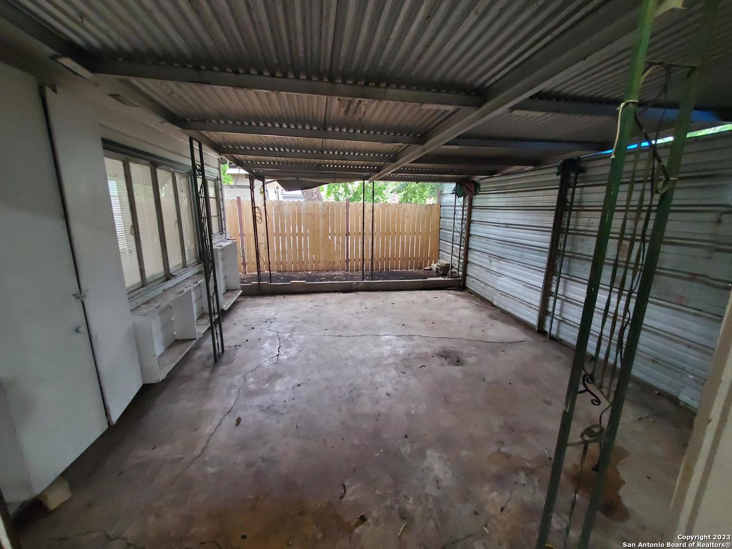 main property photo 13