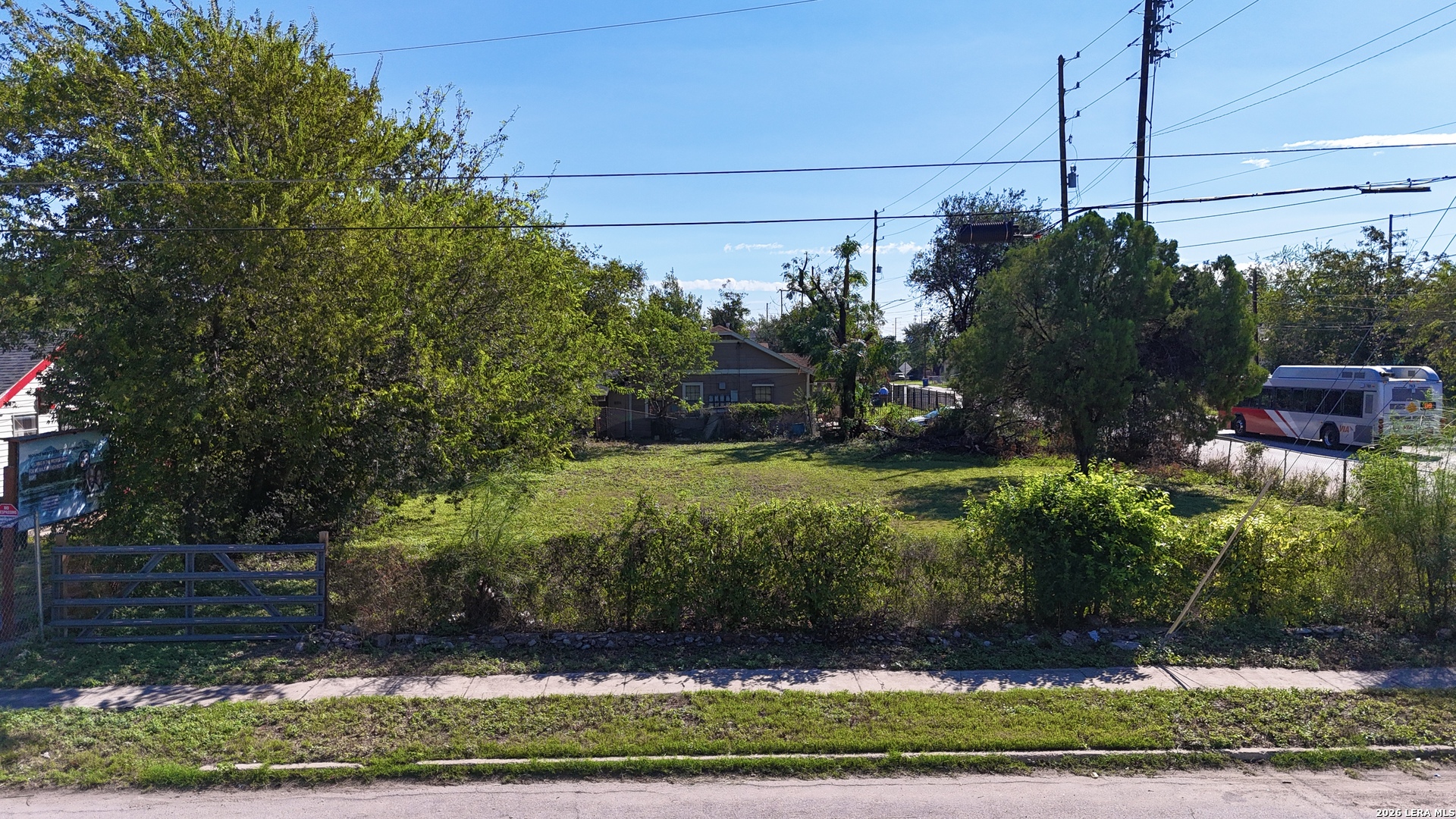 main property photo 9