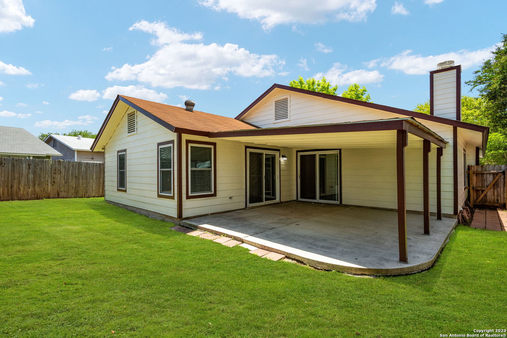 main property photo 28