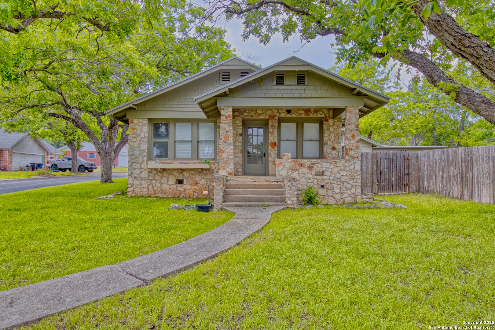 main property photo 10