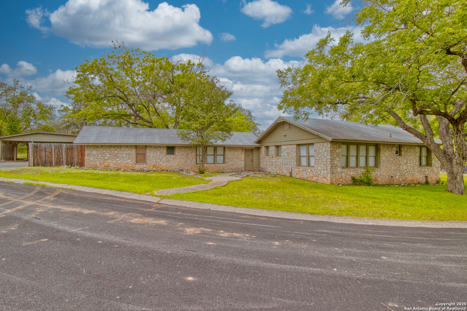 main property photo 11