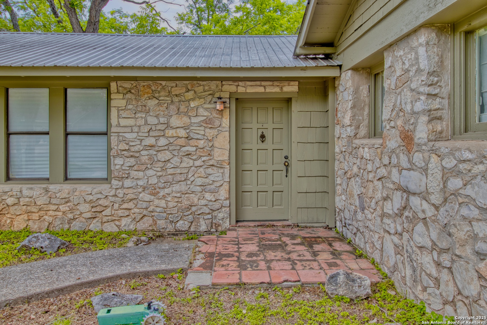 main property photo 12