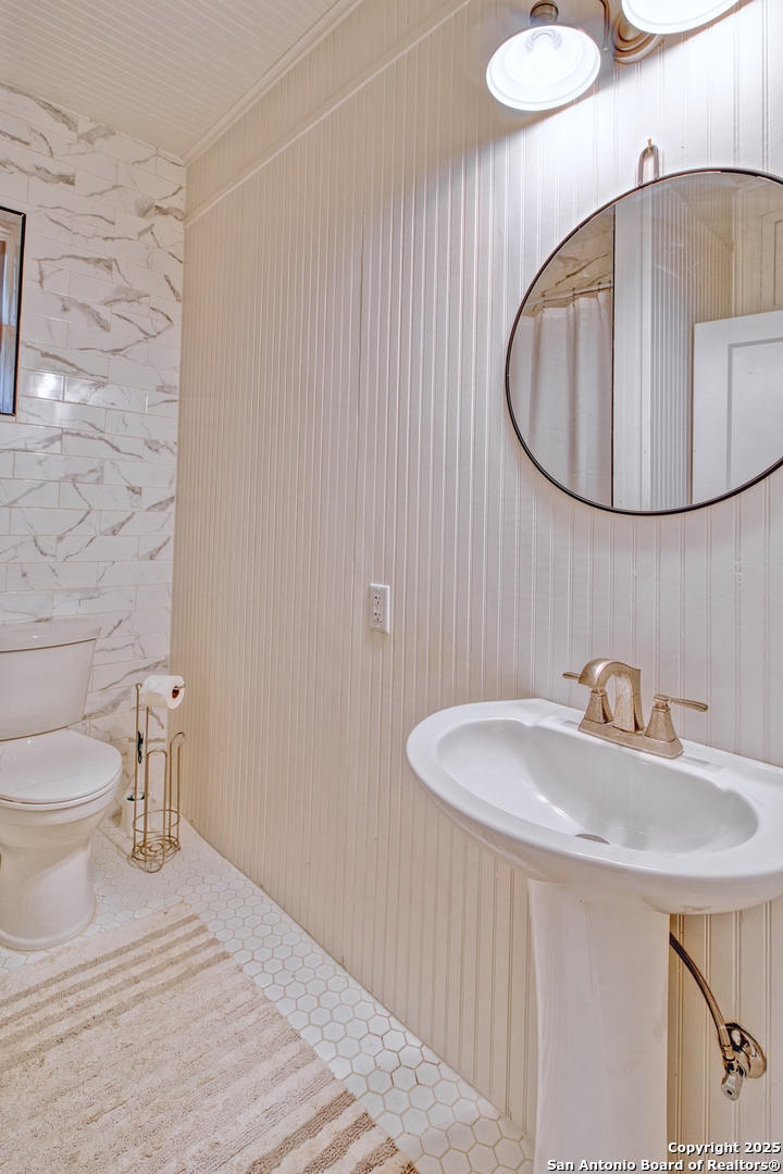 main property photo 23