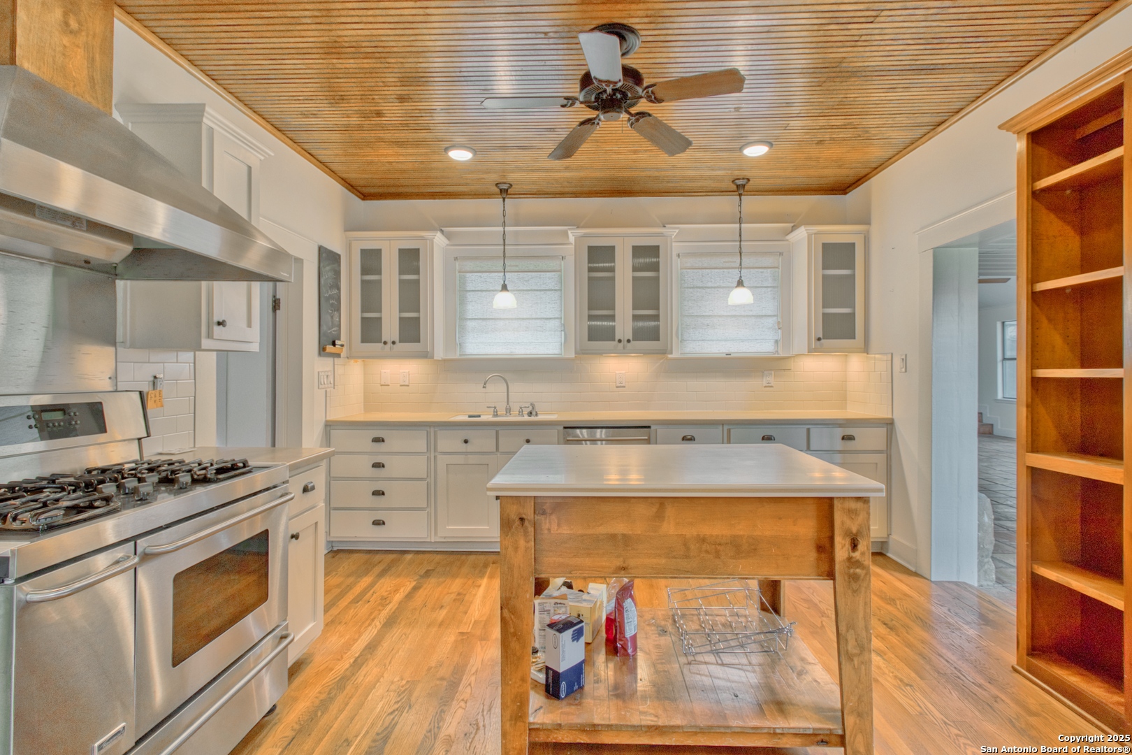 main property photo 34