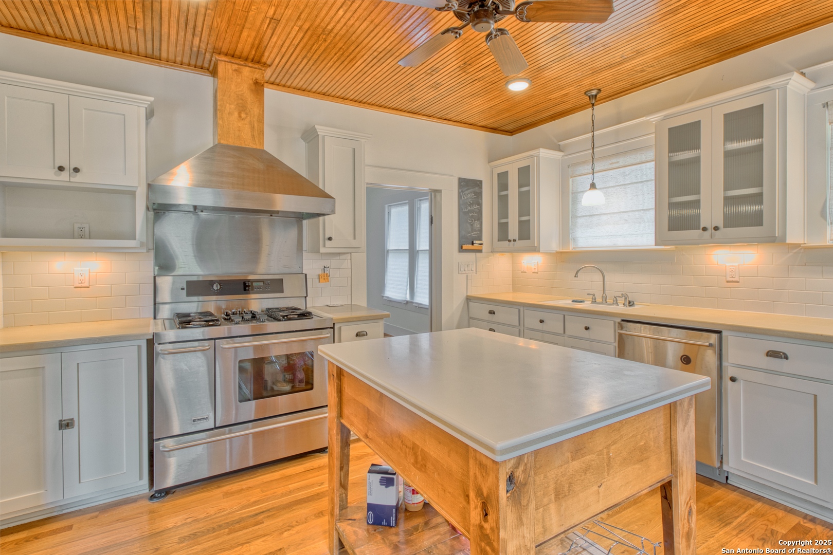 main property photo 37