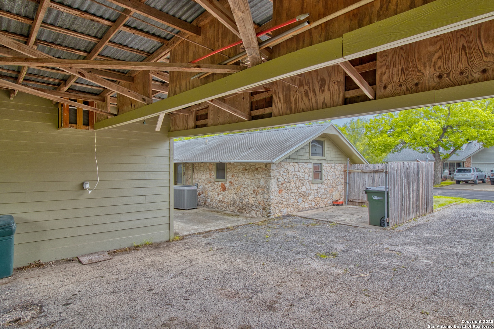 main property photo 78