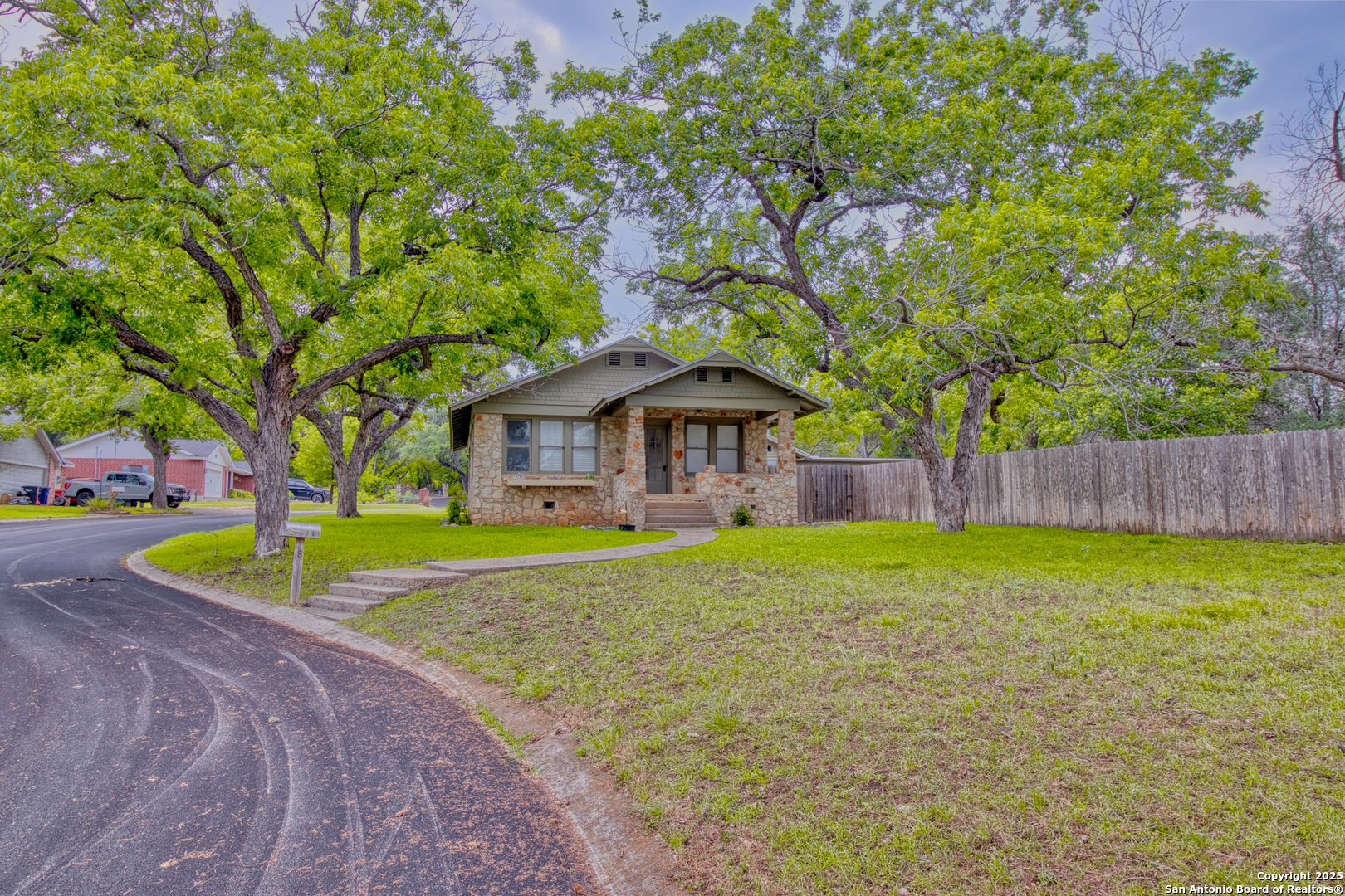 main property photo 8
