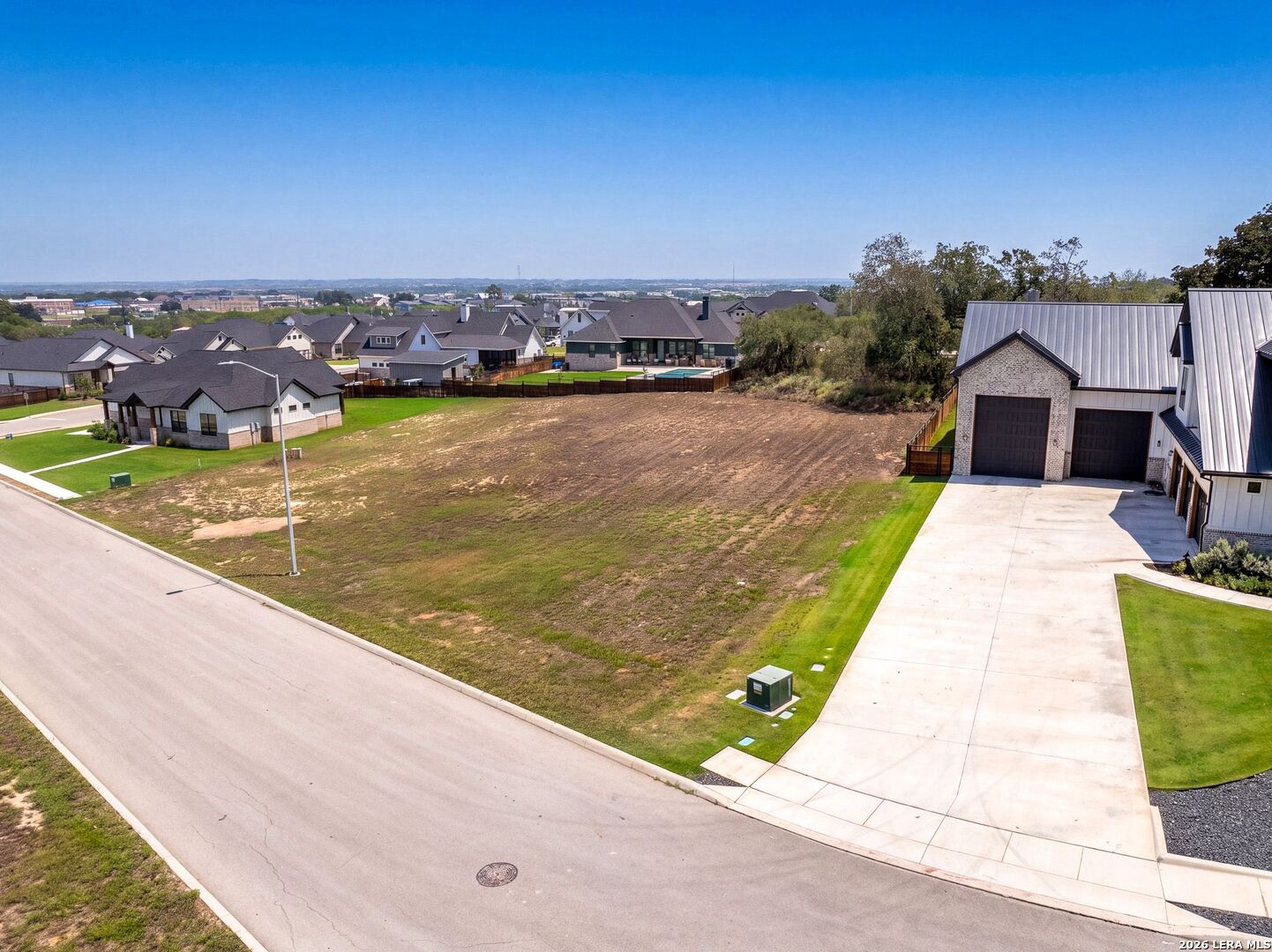 main property photo 15