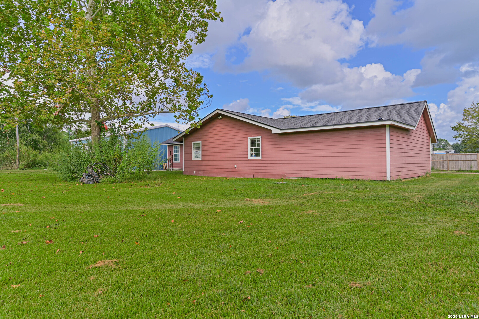 main property photo 39