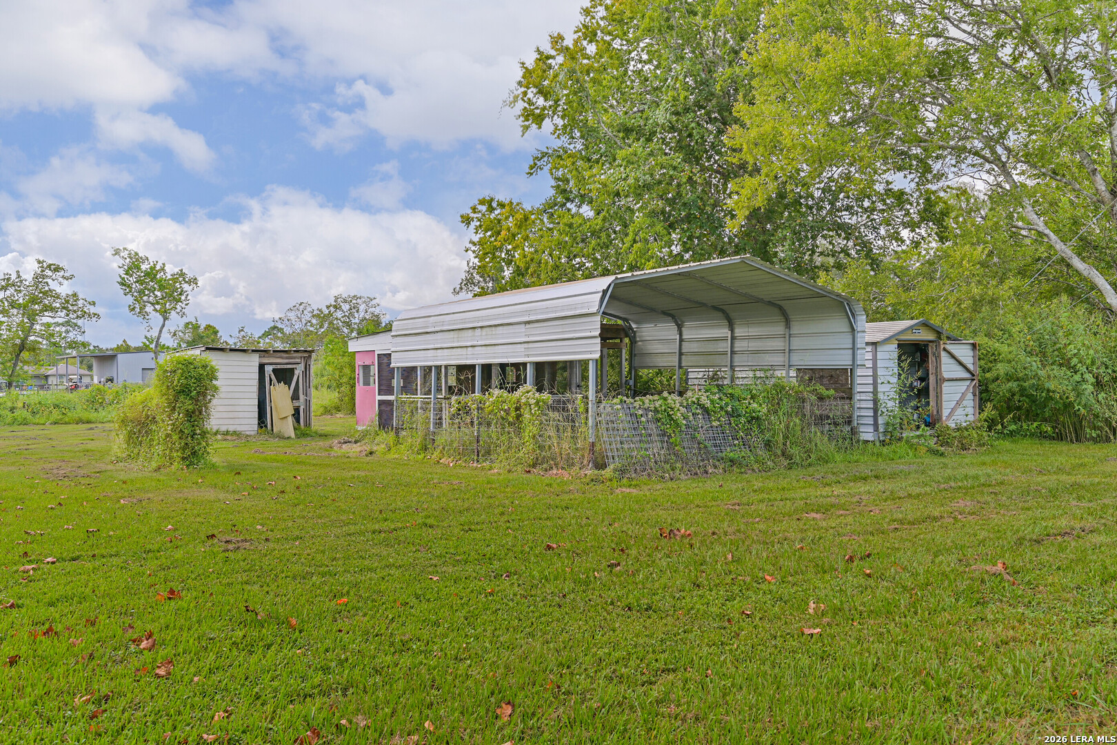 main property photo 40