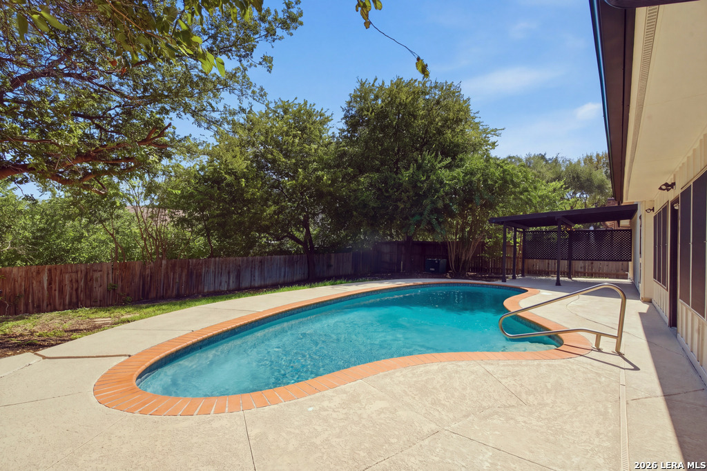 main property photo 29