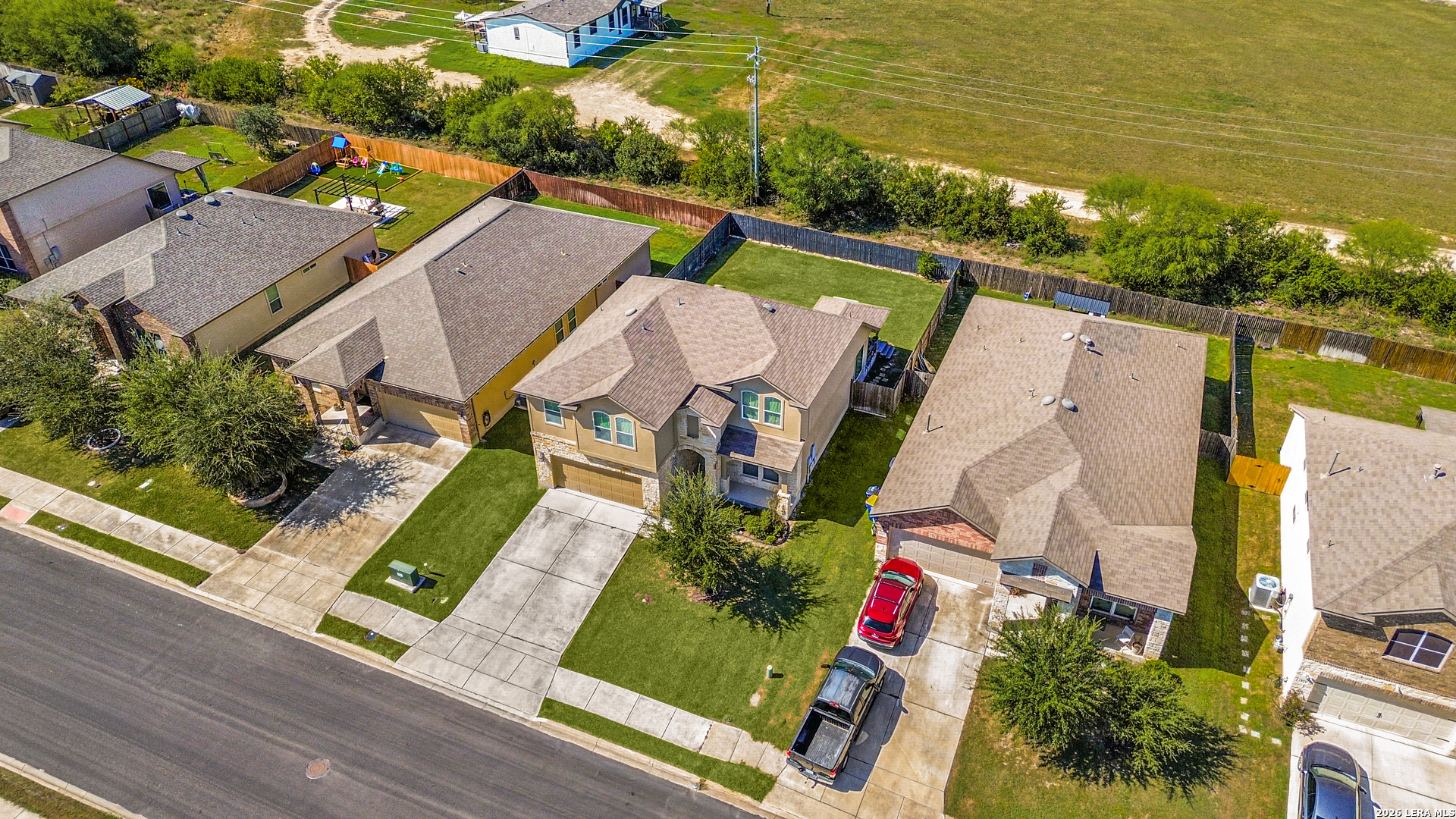 main property photo 40