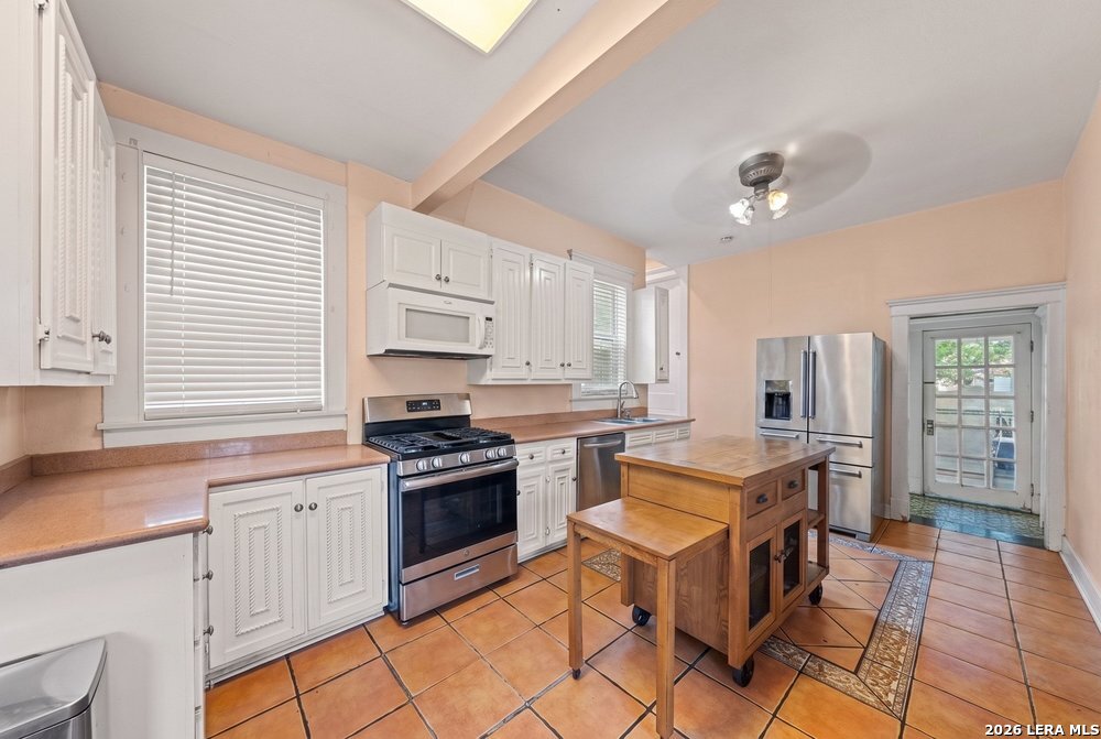 main property photo 11